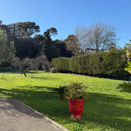 Dans Résidence Privée à 10 Mn De Cannes