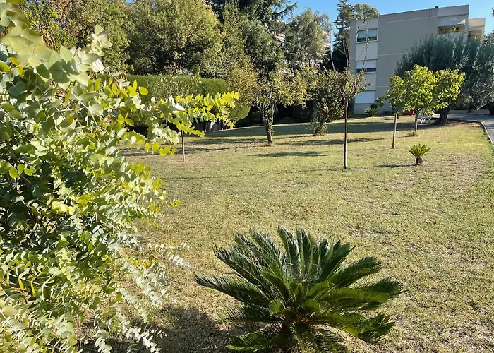 Confort Au Calme Avec Jardin Proche Cannes *
