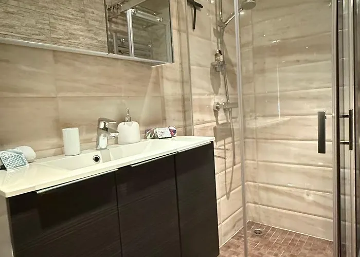 Confort Au Calme Avec Jardin Proche Cannes Apartment