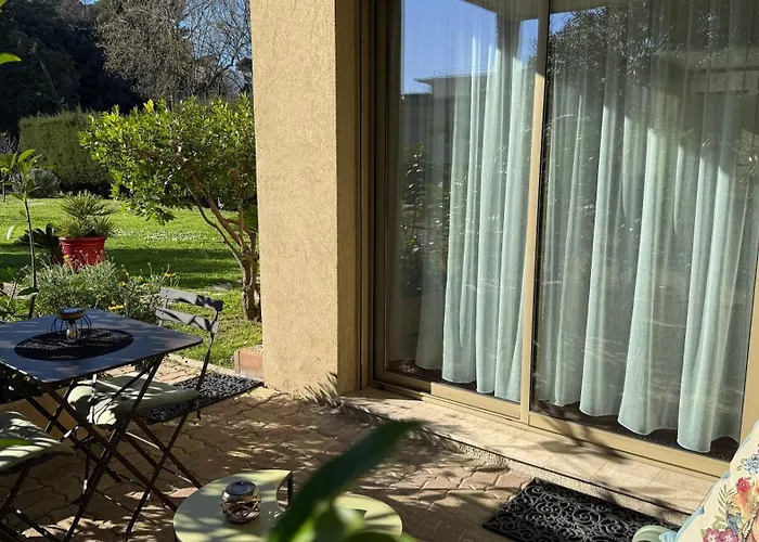 Confort Au Calme Avec Jardin Proche Cannes Apartment